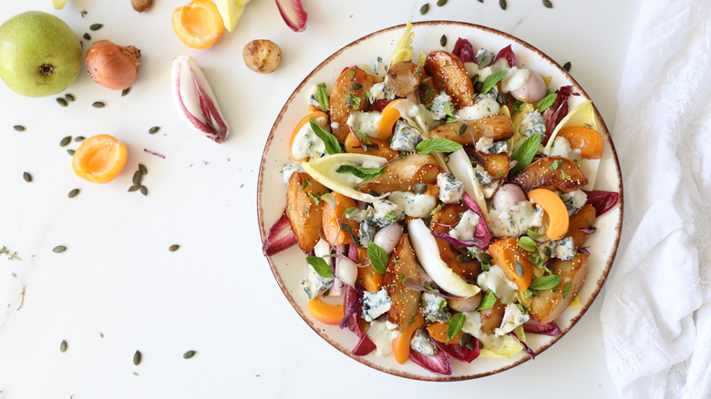 salad with shallot dressing