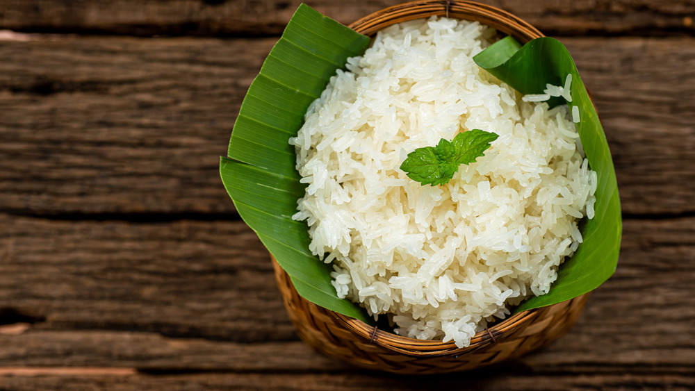 Sticky rice on a leaf