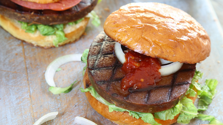 seitan mock meat burger