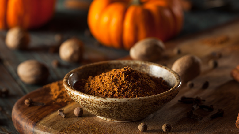 Pumpkin spice in bowl 