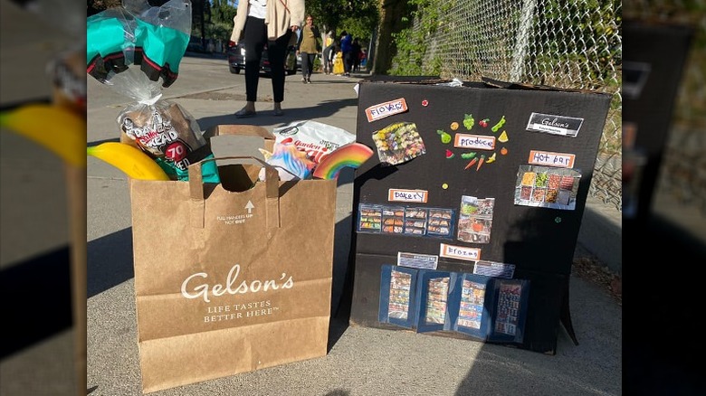 Gelson's grocery bag and board