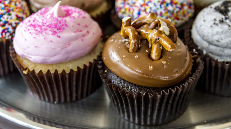 Cupcake platter