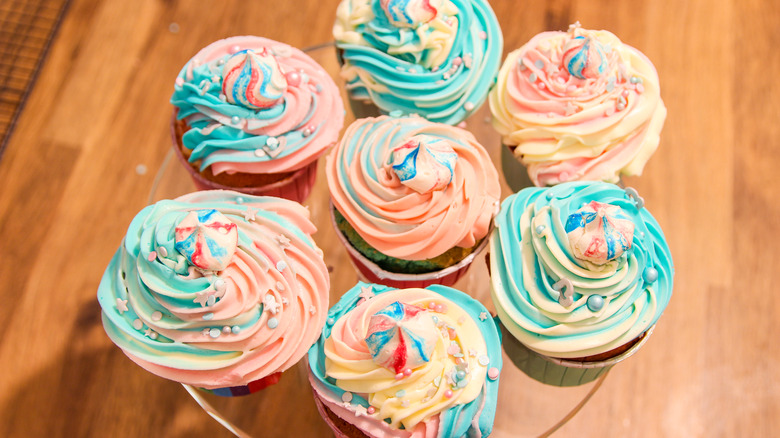 Cupcakes with pink and blue frosting