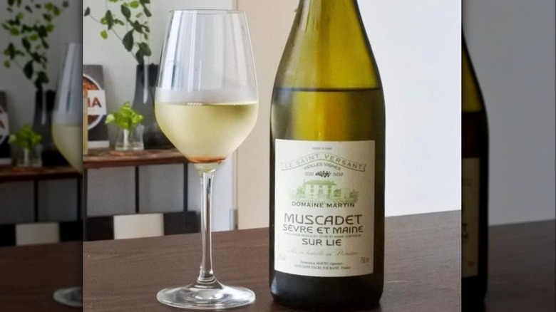 Bottle and glass of Muscadet