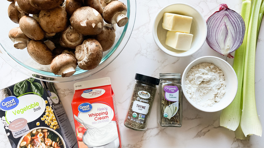 ingredients to make mushroom soup