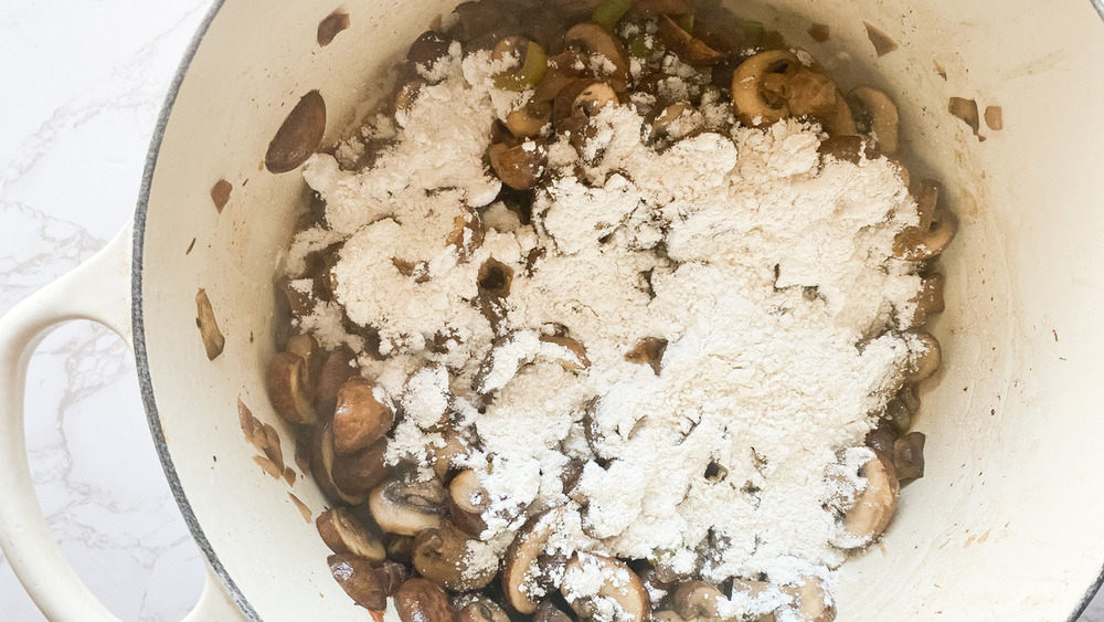 mushroom soup cooking