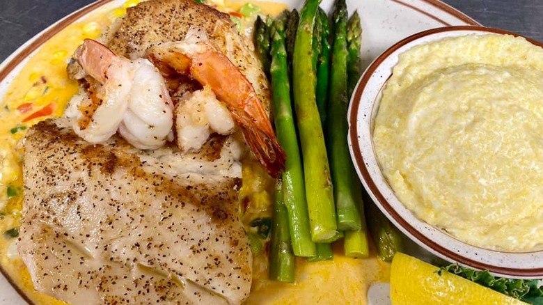 Seafood asparagus grits