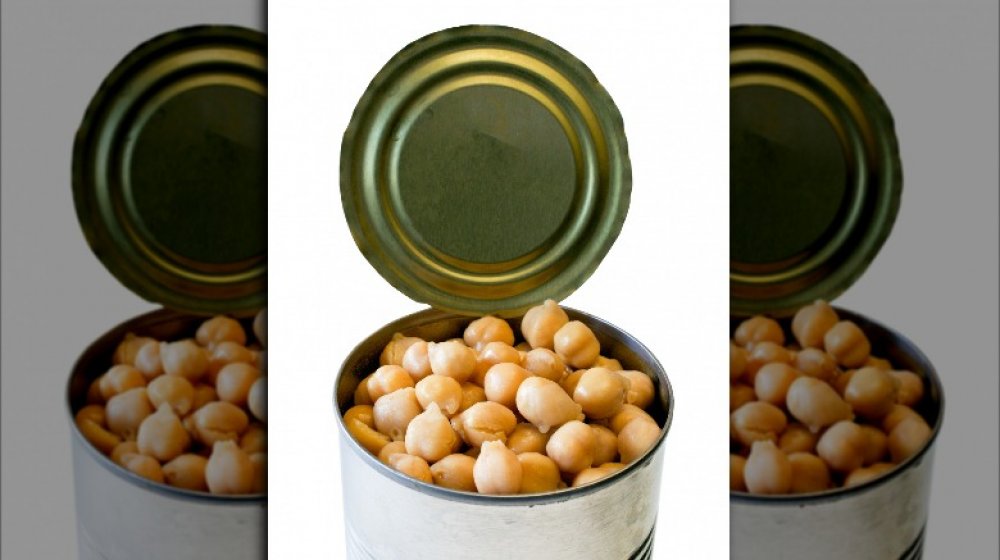 Can of garbanzo beans