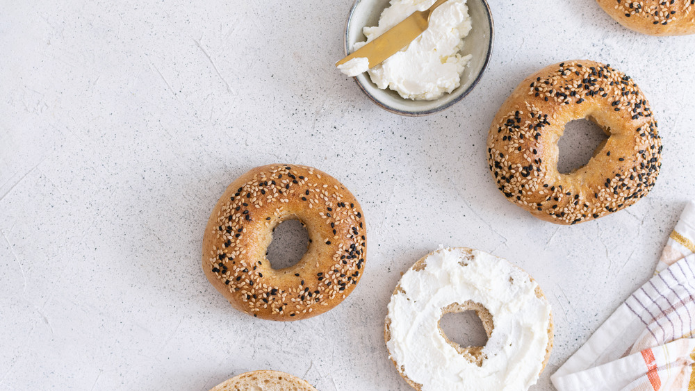National Bagel Day 2021 Where To Get The Best Food Freebies And Deals