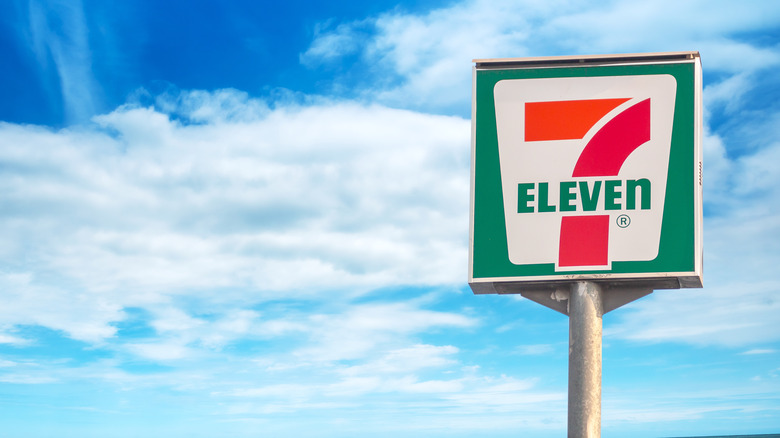 7-Eleven sign