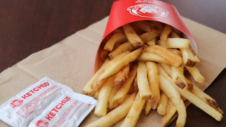 Wendy's fries with ketchup packets