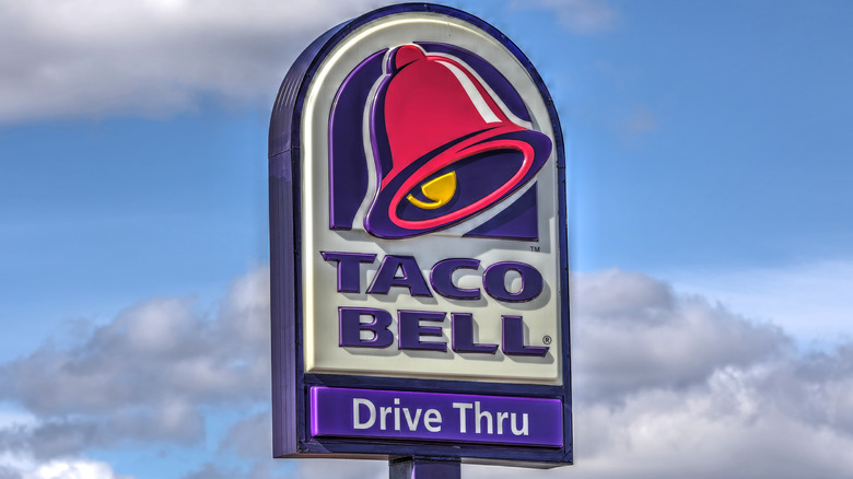 A sign for Taco Bell