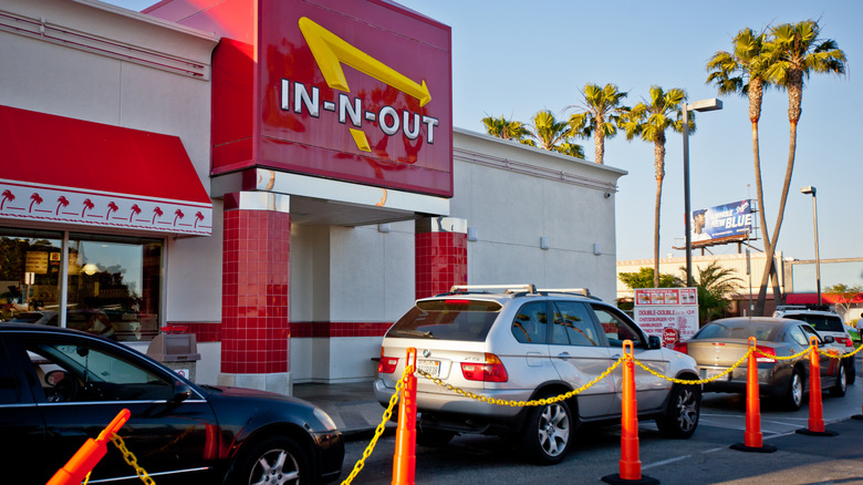 In-N-Out drive-through cars in line