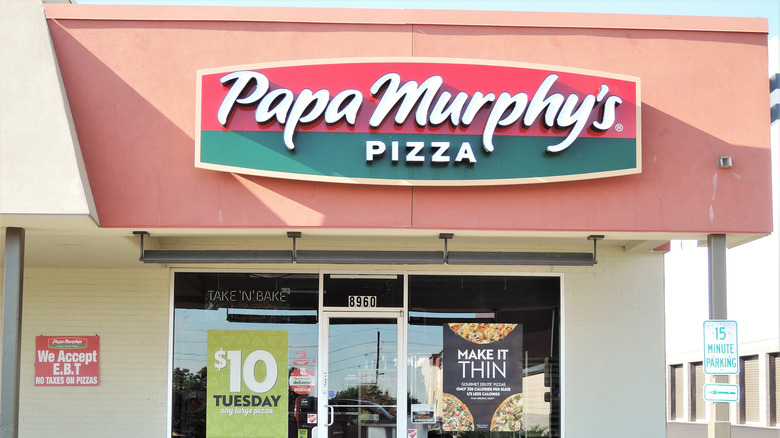 A Papa Murphy's store front