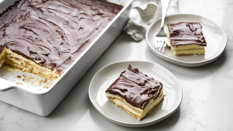 eclair cake on plate 