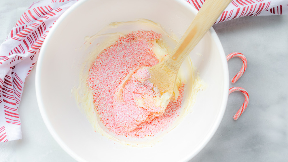 mixing no-bake peppermint pie filling 