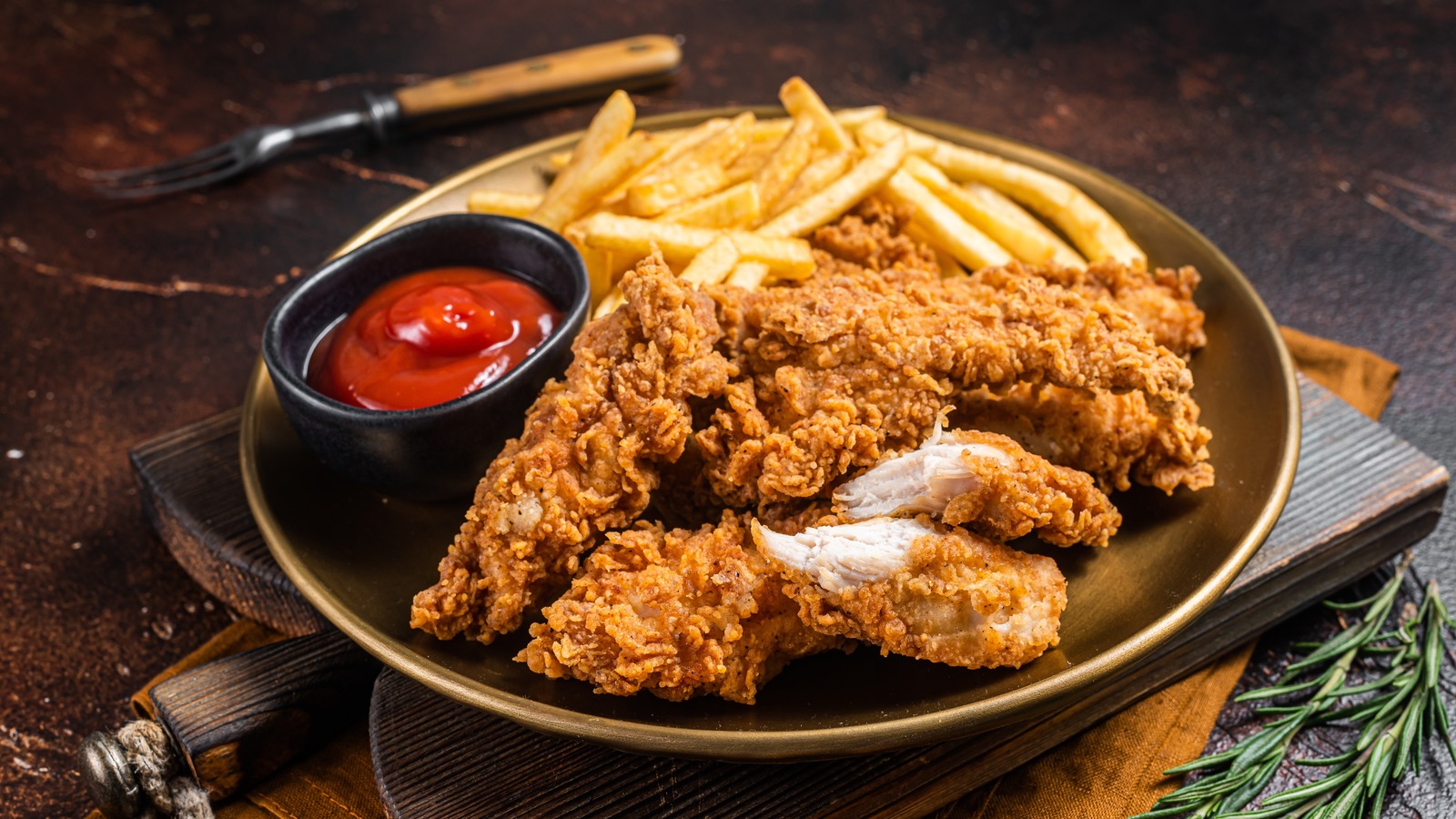 No, Chicken Fingers And Chicken Tenders Aren't The Same Thing Really