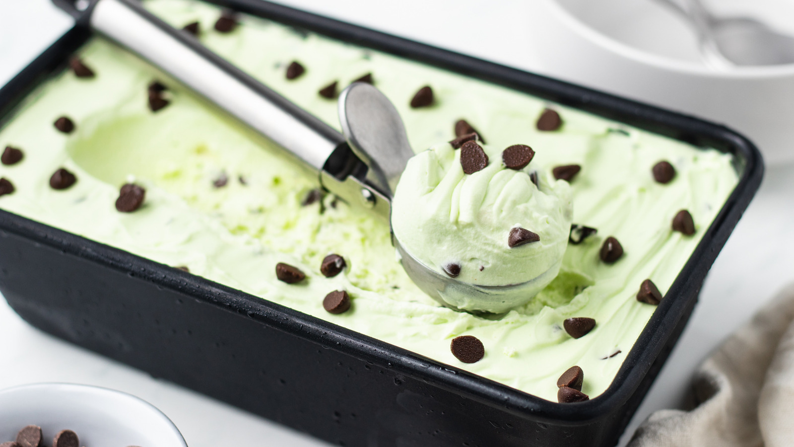 No Churn Mint Dark Chocolate Chip Ice Cream Recipe 