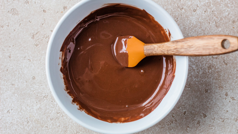 melted chocolate in bowl 