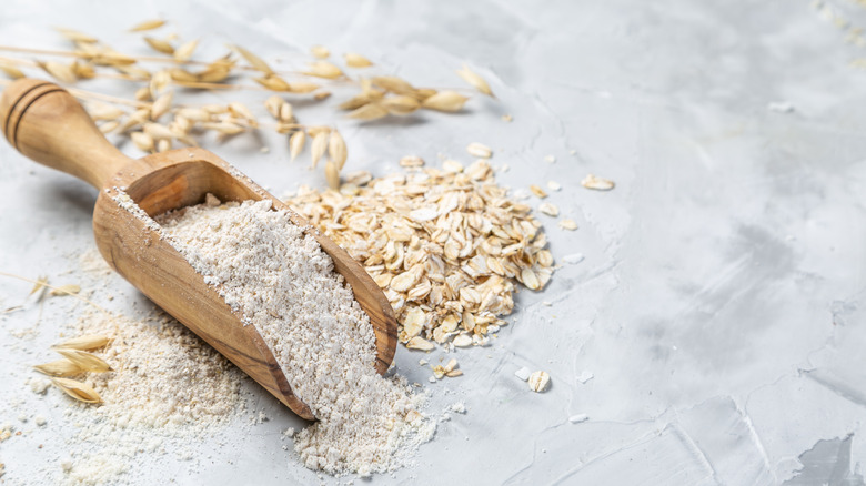 oats and oat flour