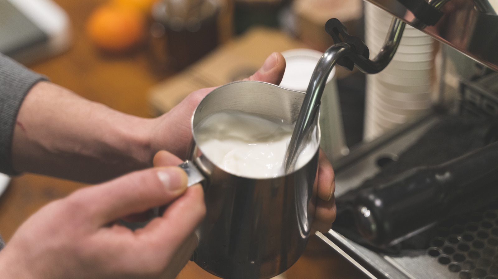 oat-vs-almond-milk-which-froths-better-for-coffee