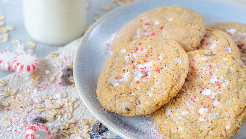 oatmeal chocolate chip cookies with peppermint