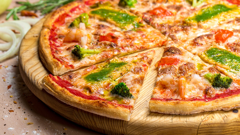 Thin crust vegetarian pizza