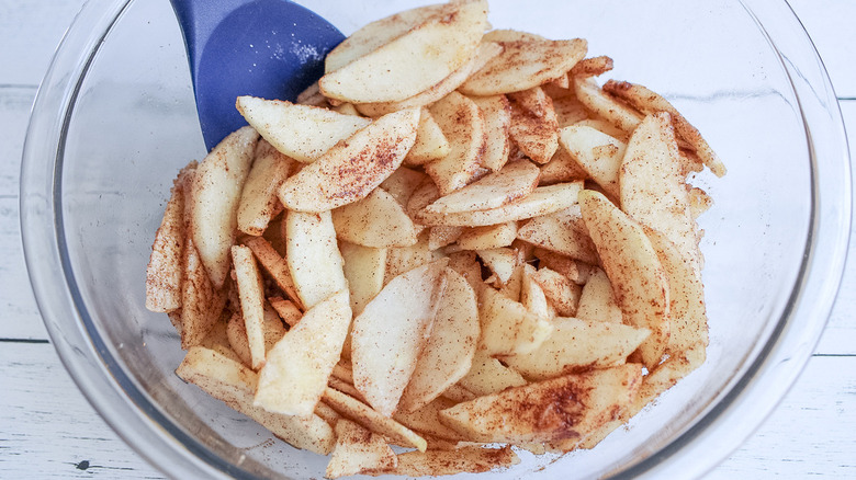 seasoned sliced apples