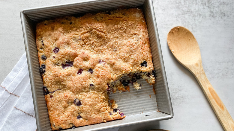 baked blueberry buckle in pan