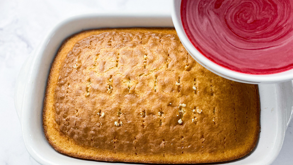 old-fashioned jell-o poke cake