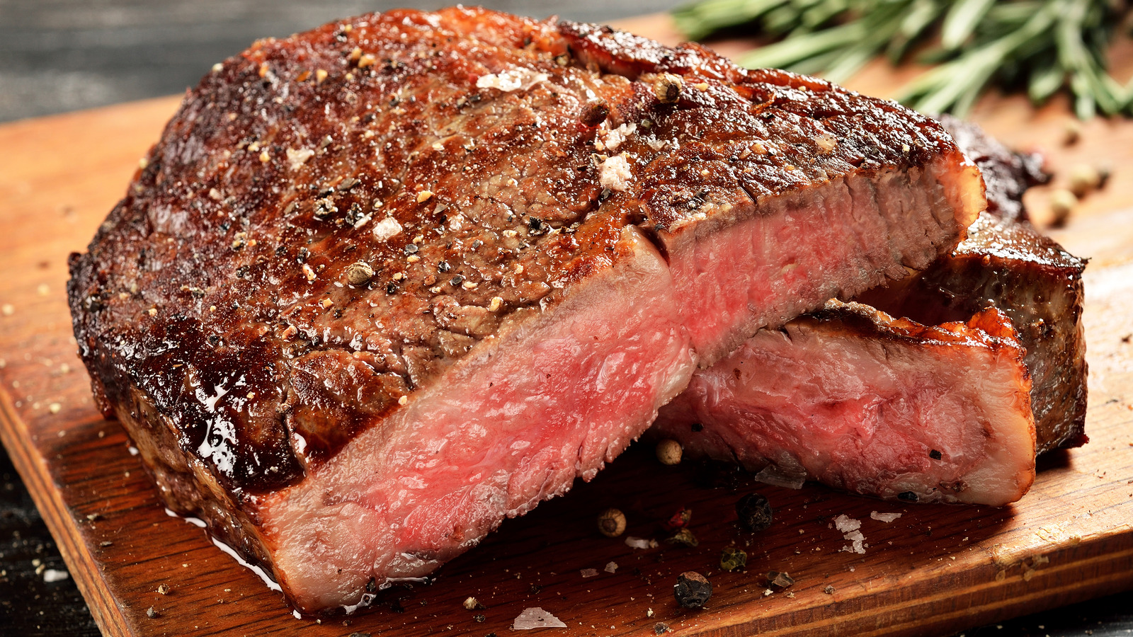 Omaha Steaks Holiday Jingle Teaches You How To Make A Perfect Steak