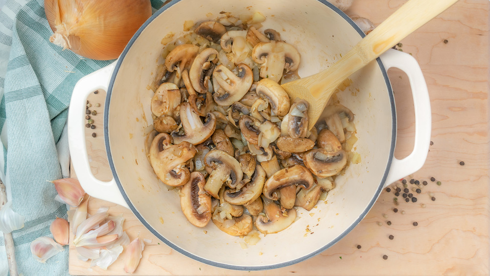 cooking mushrooms for for one-pot ground beef stroganoff