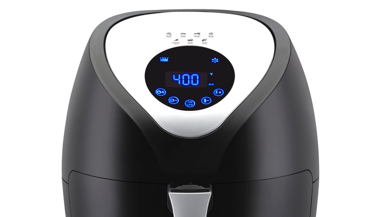 Air fryer showing 400 degrees on display