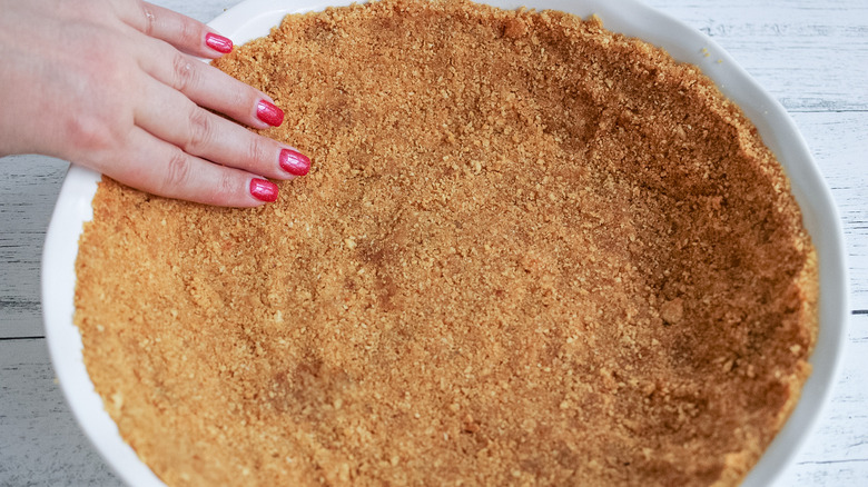 pressing graham cracker pie crust