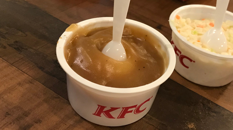 Mashed potatoes with gravy 