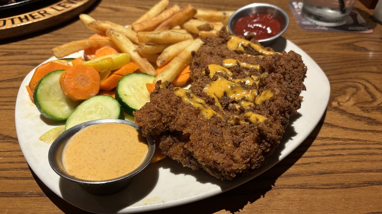 bloomin' fried chicken entree