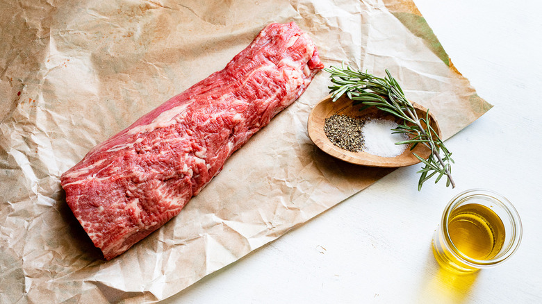 beef tenderloin herbs and oil