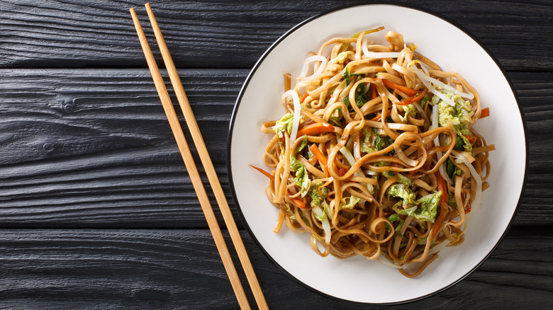 chow mein noodles