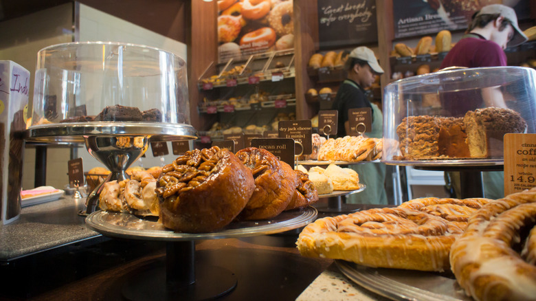 Panera Bread bakery display