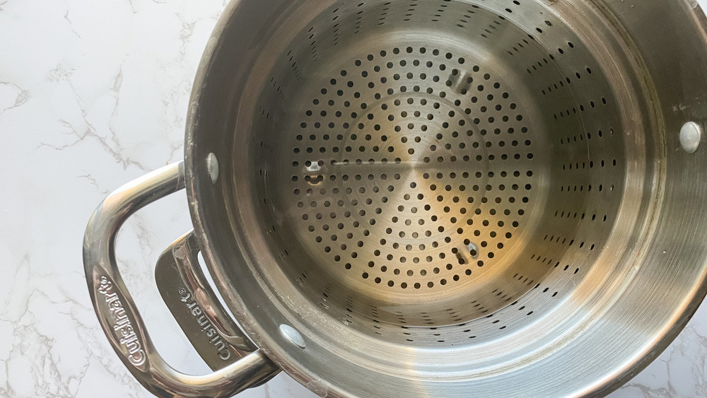 Colander for draining pasta for pasta primavera recipe