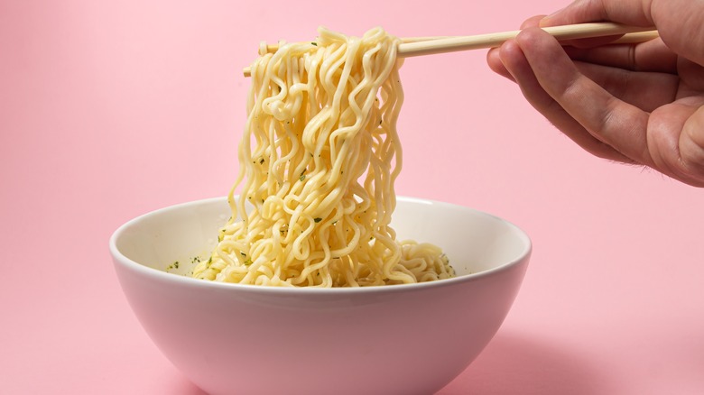 ramen noodles in bowl