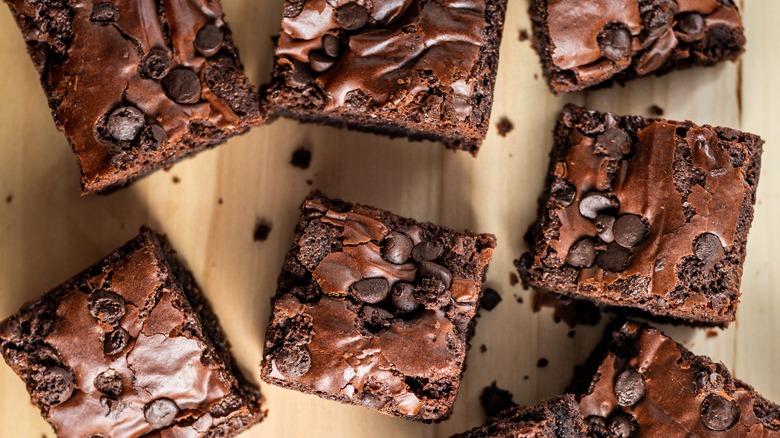 Brownies squares with chocolate chips