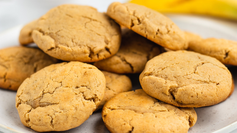 peanut butter banana cookies on plate 