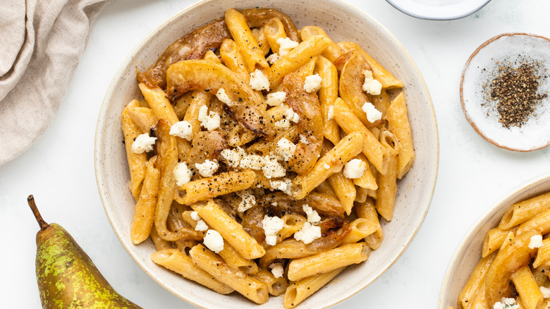 bowl of pear and gorgonzola pasta