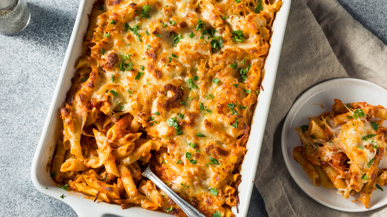 Baked mostaccioli with cheese