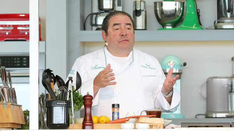 Emeril Lagasse explaining how to cook