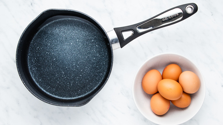 hard boiled eggs ingredients 