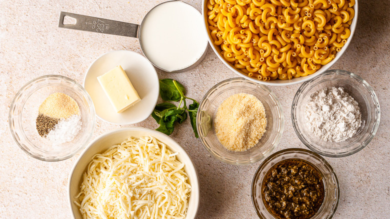 Ingredients for pesto macaroni
