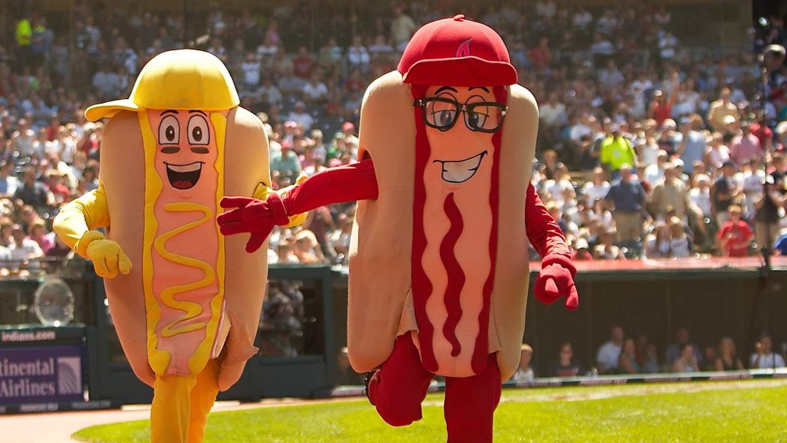 Cleveland Guardians hot dog mascots become fan favorites
