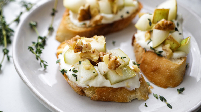 pear crostini on plate